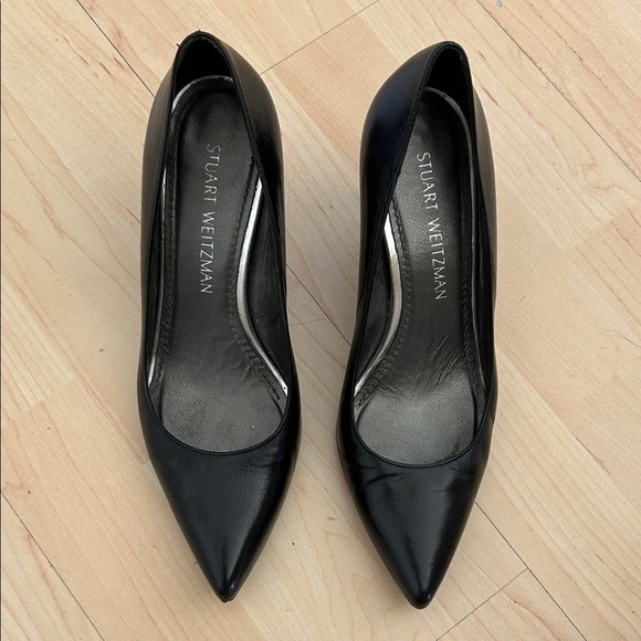 Stuart Weitzman Shoes - Stuart Weitzman Black Closed Toe Leather Pump